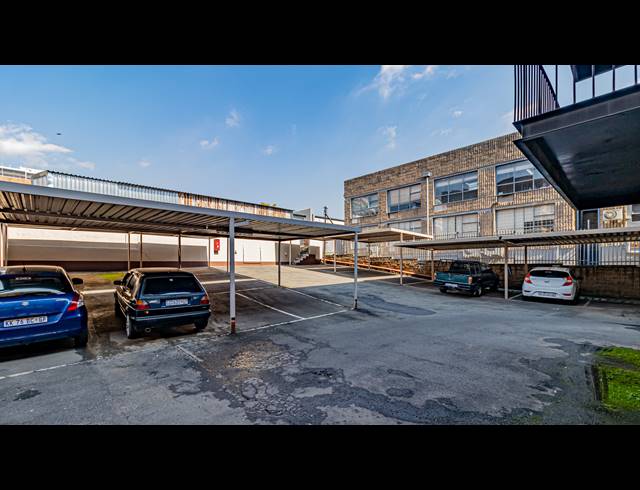 1,048M² OFFICE FOR SALE IN FERNDALE